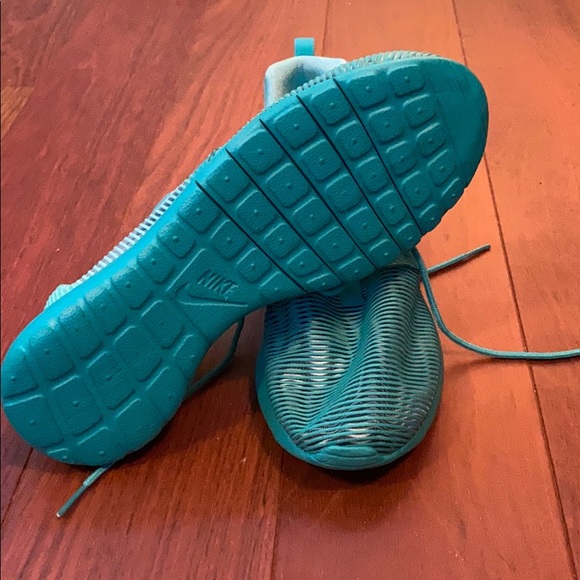 Nike teal roshes - Picture 2 of 5